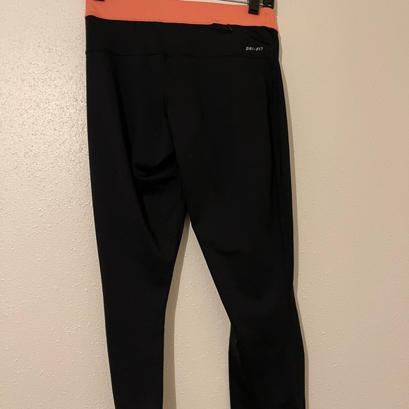 Women's Nike Compression Capri Leggings SIZE MED Dri Fit Run Fast Live Fearless. - Picture 3 of 12